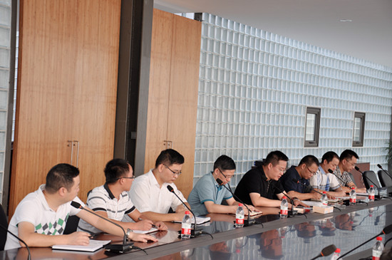 江北区委书记华伟莅临公司调研