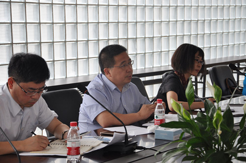 区领导到物联网产业园现场办公