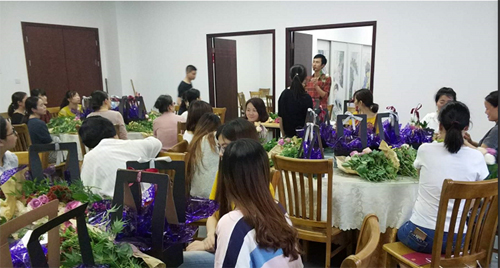 柯力开展花艺培训