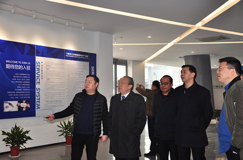 池州市政协主席张夏林、青阳县县长巩文生一行调研柯力