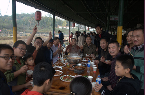 安徽柯力组织开展金秋户外野炊烧烤活动