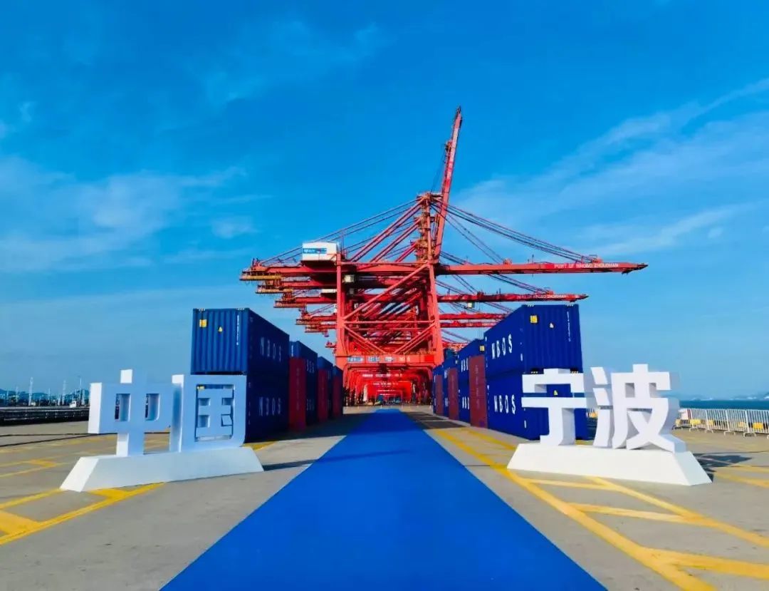 火炬手！柯力集团董事长柯建东先生为亚运会加油！