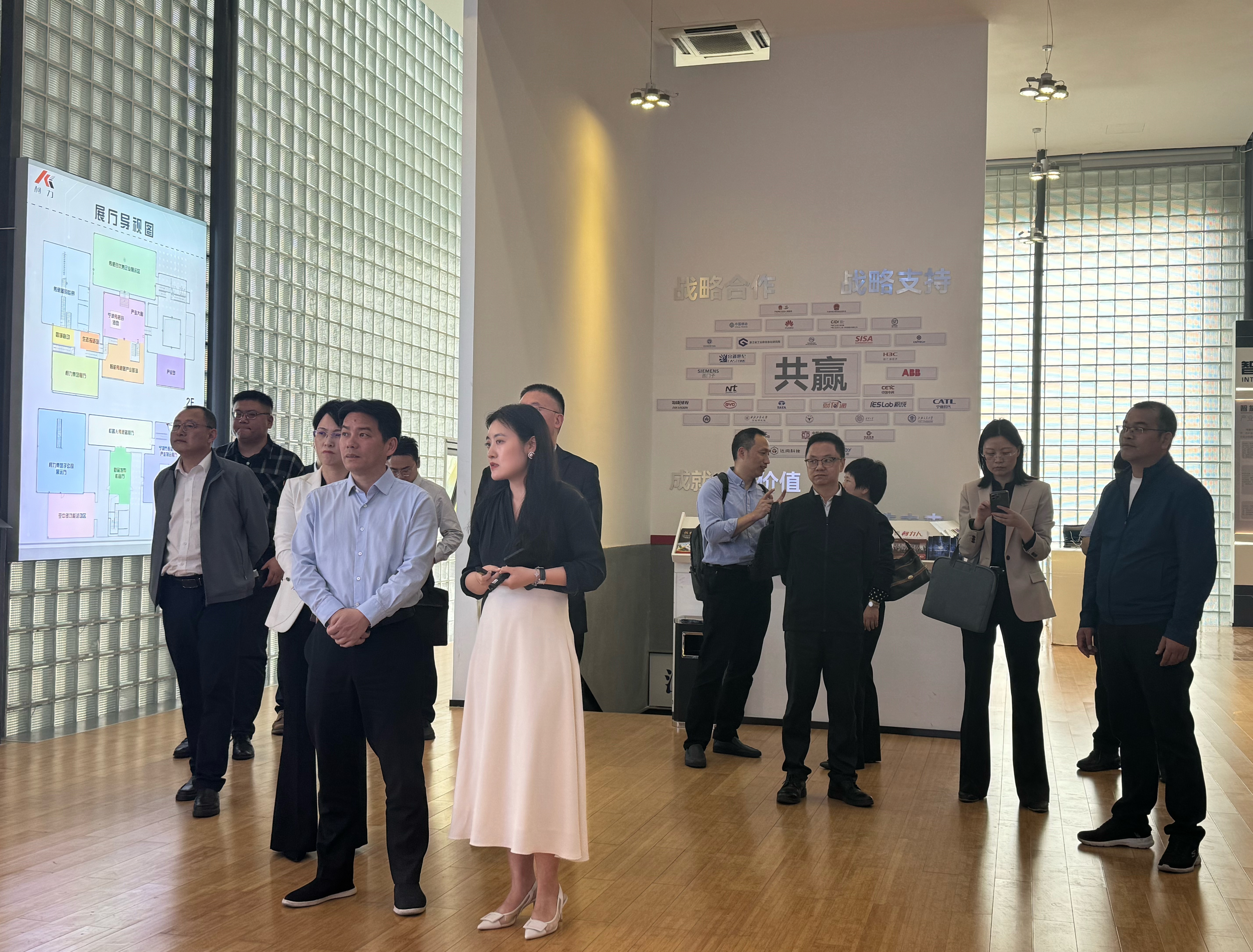 宁波市政府副市长徐强一行莅临柯力传感调研指导